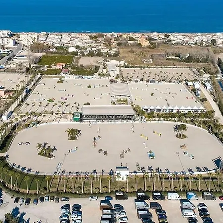 Blue Nova Met & Golf Apartment